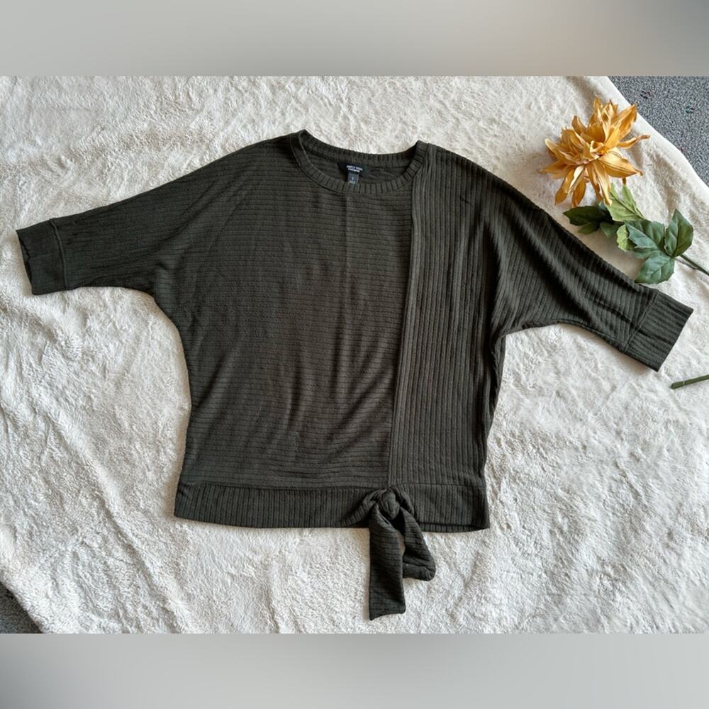 Simply Vera Vera Wang 3/4 Sleeve Soft Ribbed Dolmen Top in Dark Green Size S